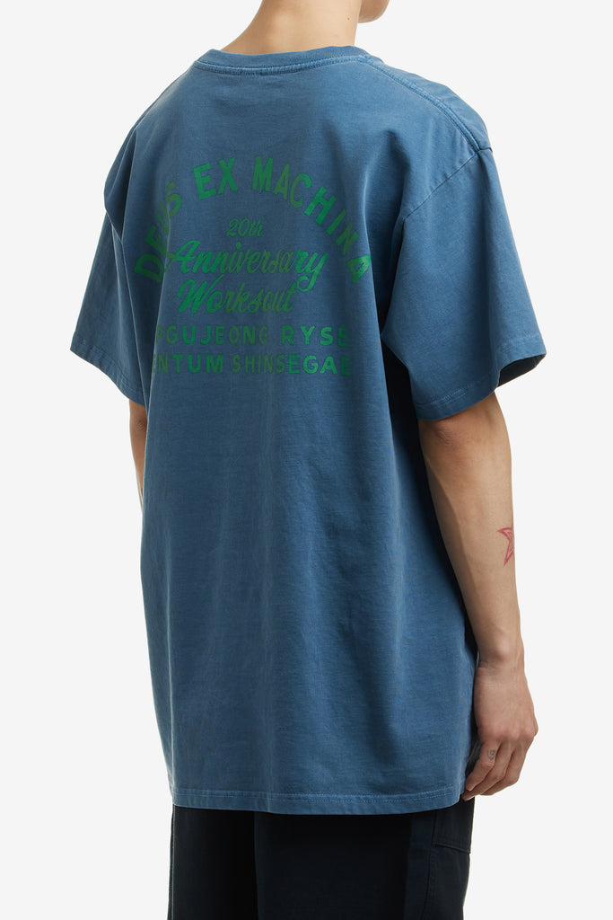 DEUS X WORKSOUT 20TH CLASSIC TEE - WORKSOUT WORLDWIDE