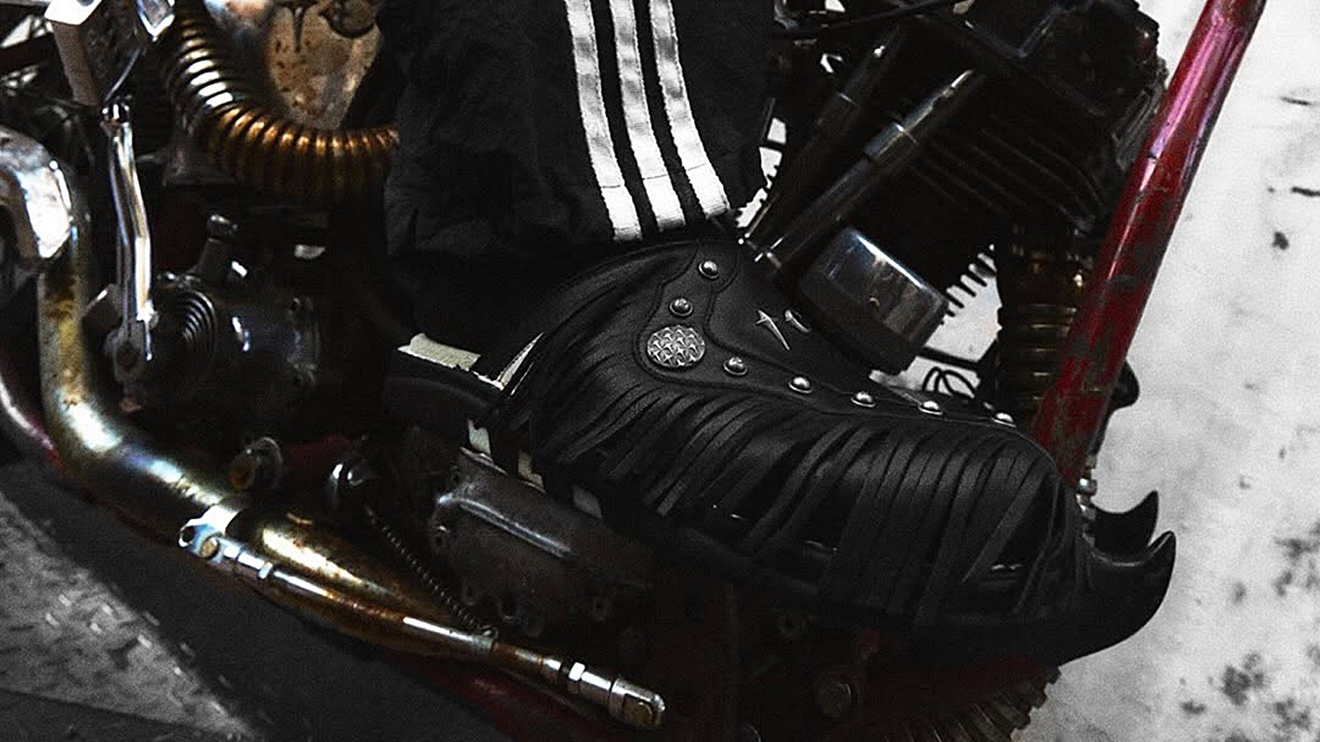 ADIDAS ORIGINALS X THUG CLUB ADICLOG