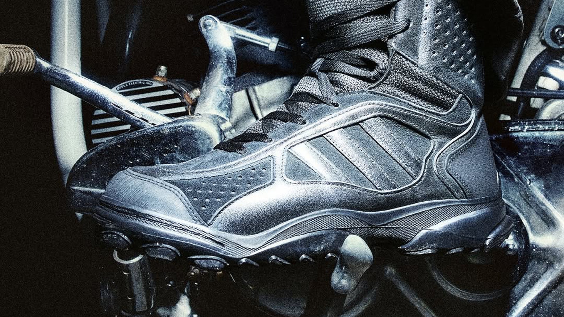 ADIDAS ORIGINALS x THUG CLUB