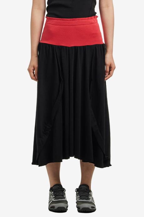 LOW CUT GATHERED SKIRT