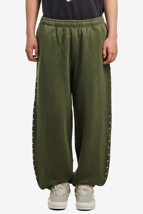 STUDDED BIG SWEAT PANTS