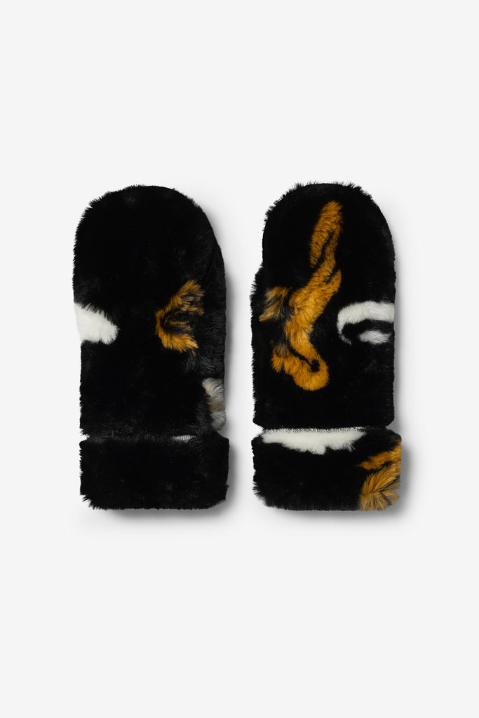 FUZZY DUCK DOES HE MITTENS - WORKSOUT WORLDWIDE