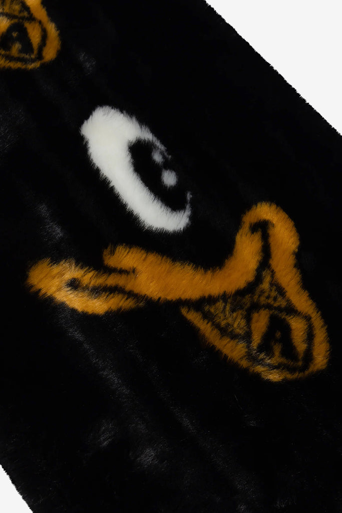 FUZZY DUCK DOES HE SCARF - WORKSOUT WORLDWIDE