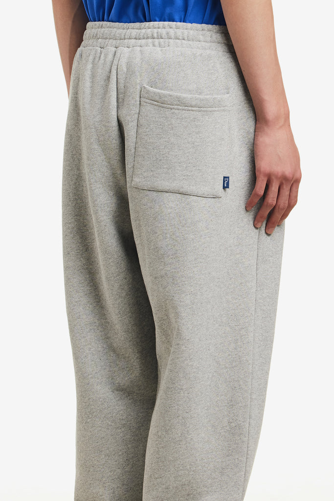 CLASSIC SMALL LOGO SWEATPANTS - WORKSOUT WORLDWIDE