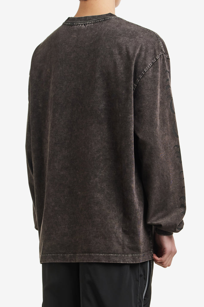 GOTHIC LETTERS WASHED LONG SLEEVE TEE - WORKSOUT WORLDWIDE