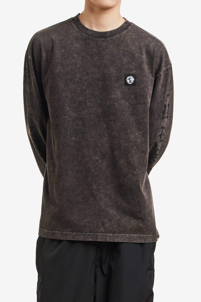 GOTHIC LETTERS WASHED LONG SLEEVE TEE - WORKSOUT WORLDWIDE