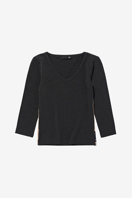 ESSENTIAL V-NECK 3-QUARTER TOP