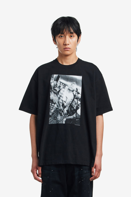 × CHARLES PETERSON . TEE SS-5