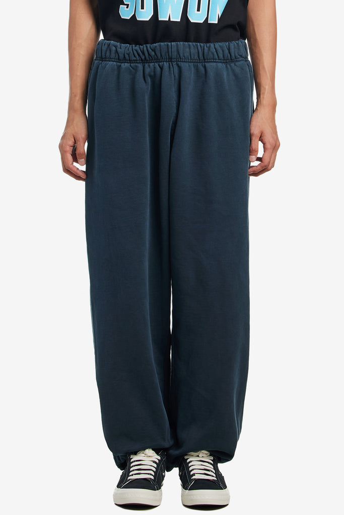 LOWERCASE PIGMENT SWEATPANTS - WORKSOUT WORLDWIDE