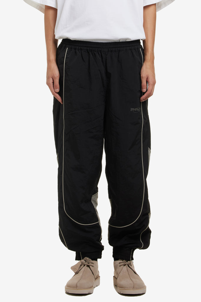 TRACKTION PANELLED TRACK PANT - WORKSOUT WORLDWIDE