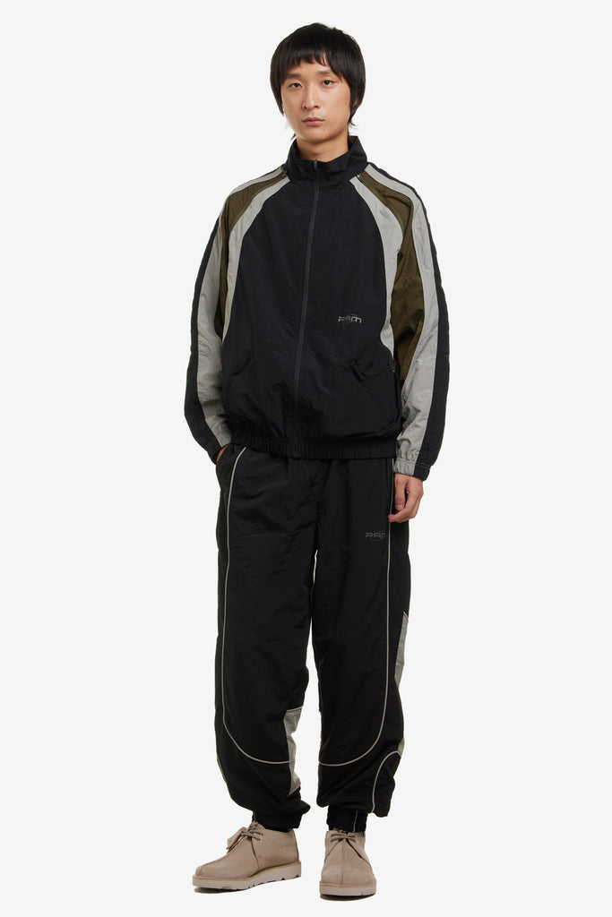 TRACKTION PANELLED TRACK PANT - WORKSOUT WORLDWIDE