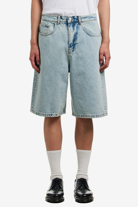 LIGHT WASH DENIM SHORTS