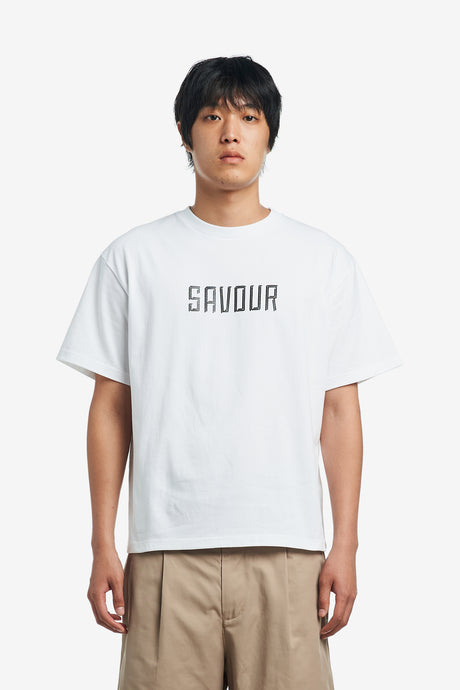 SAVOUR CURB LOGO TEE