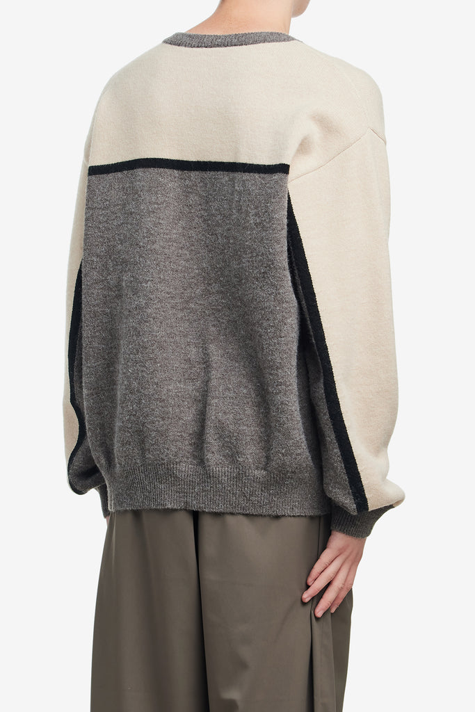 SYMPHONY V-NECK KNIT SWEATER - WORKSOUT WORLDWIDE