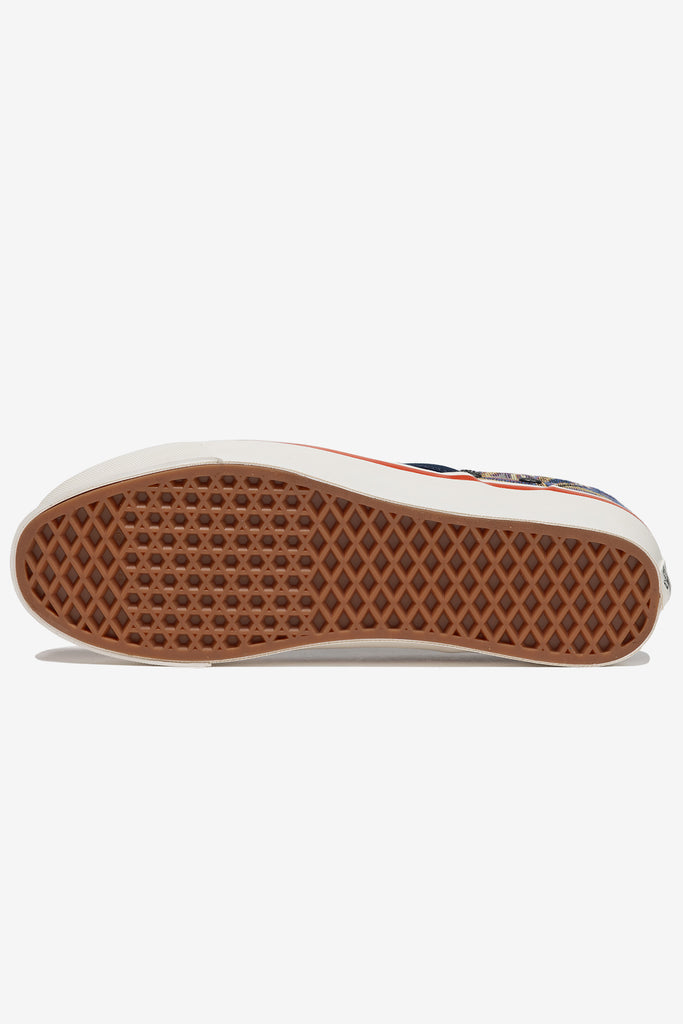 X NIGEL CABOURN UA OG Classic Slip-On LX - WORKSOUT WORLDWIDE