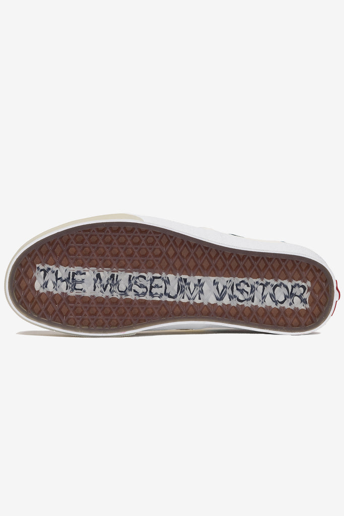 X THE MUSEUM VISITOR AUTHENTIC - WORKSOUT WORLDWIDE