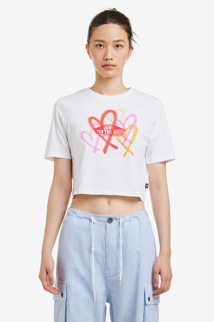 X THE MUSEUM VISITOR BIG HEARTS CROPPED TEE - WORKSOUT WORLDWIDE