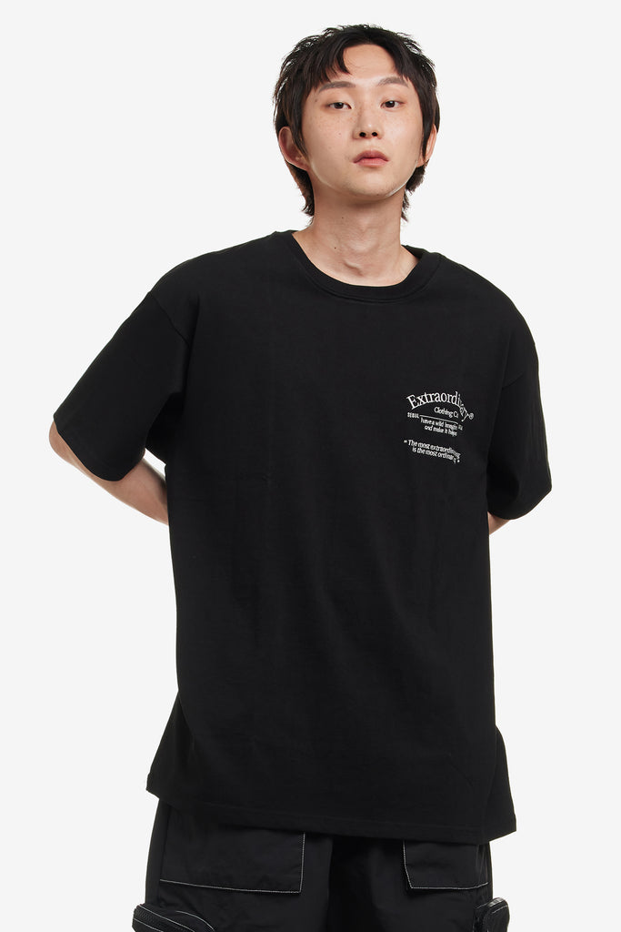 SERIF LOGO EMBROIDER TEE - WORKSOUT WORLDWIDE