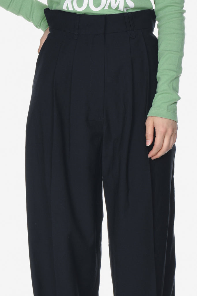 WOOL TUCK PANTS - WORKSOUT Worldwide