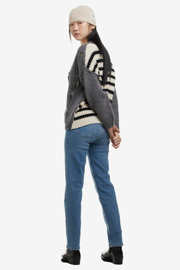 BACK STRIPE CUT OUT KNIT SWEATER - WORKSOUT Worldwide
